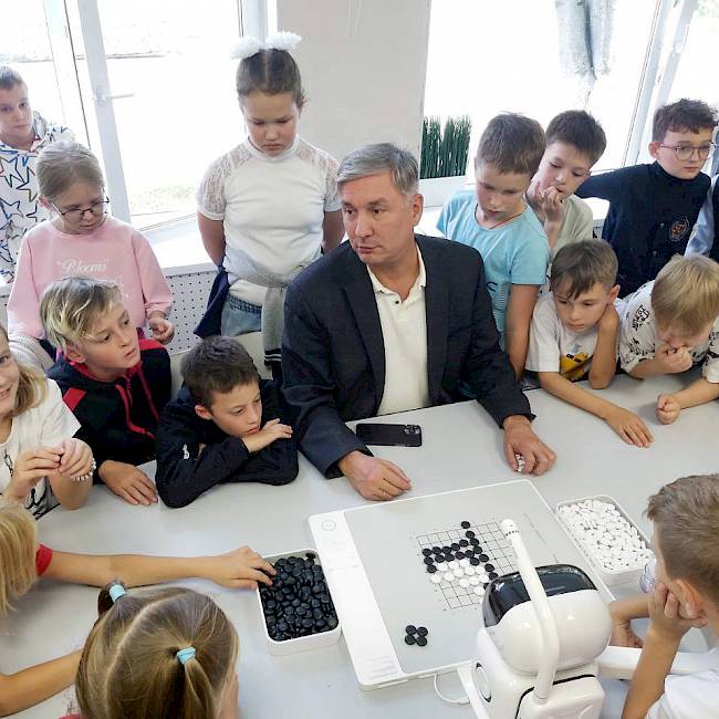 Директор против робота