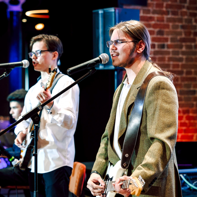 Послушайте! Это звёзды!