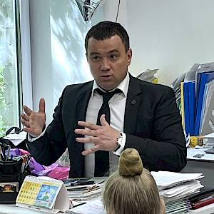 Адвокат за партой