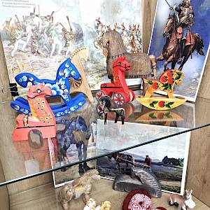 Куклы и кони