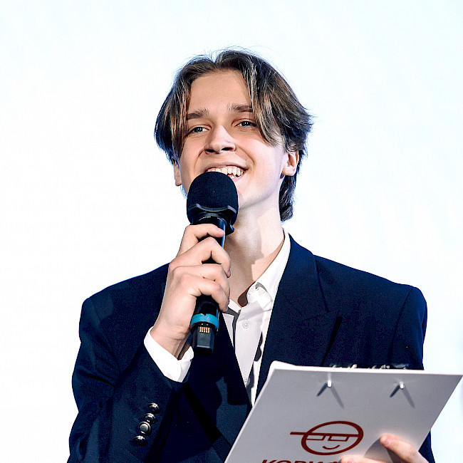 Без пяти минут живой классик